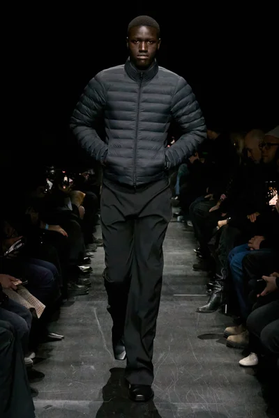 Look 11